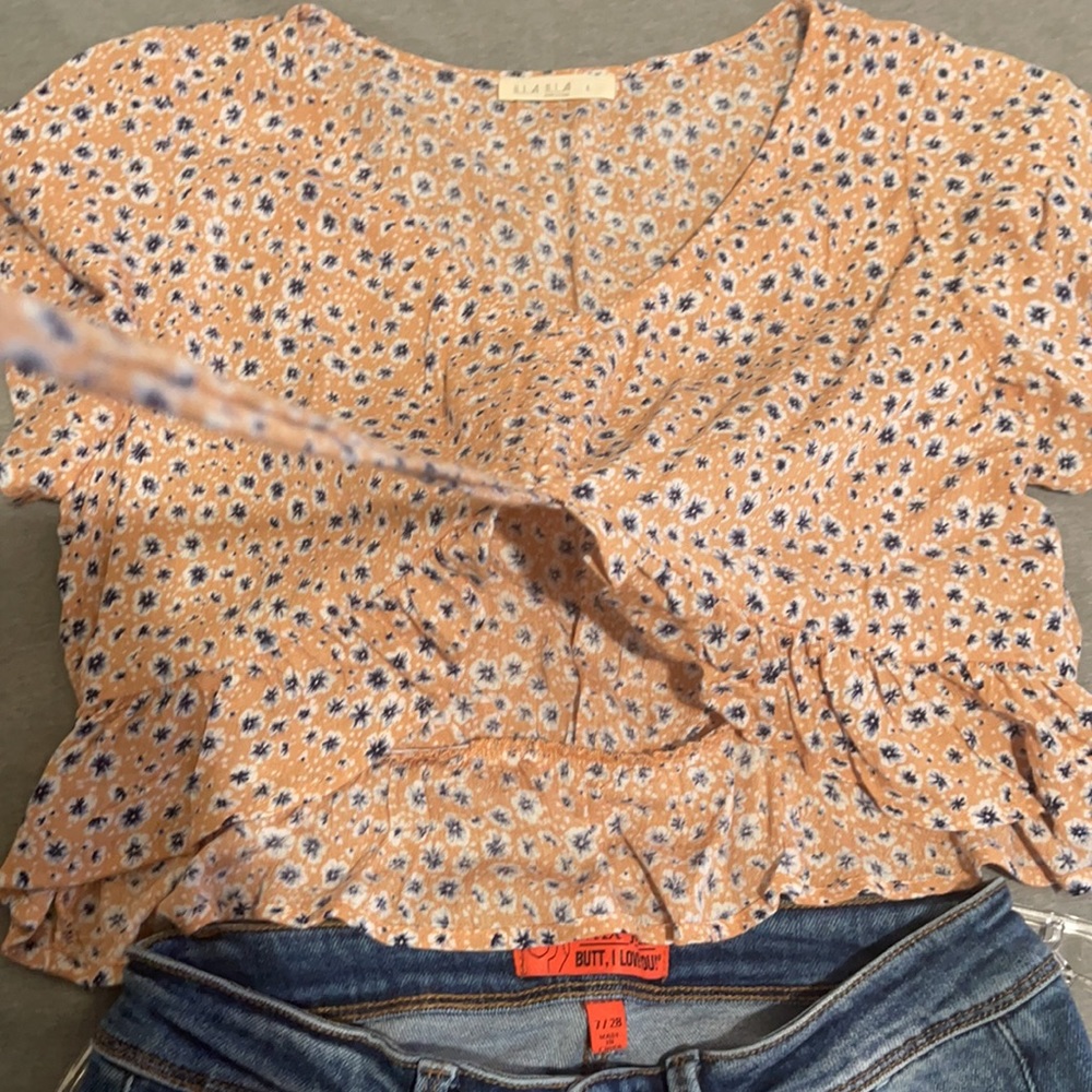 Nice blouse - Picture 3 of 3